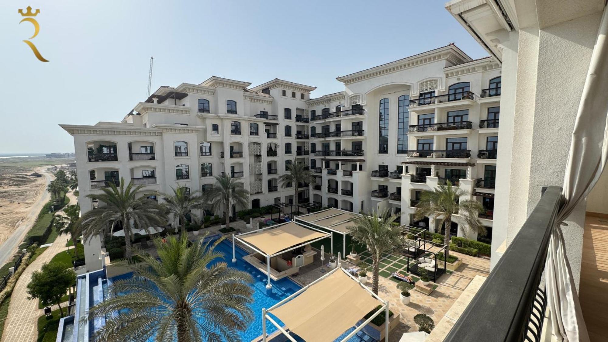 Modern 4br Spacious Family In Yas Island