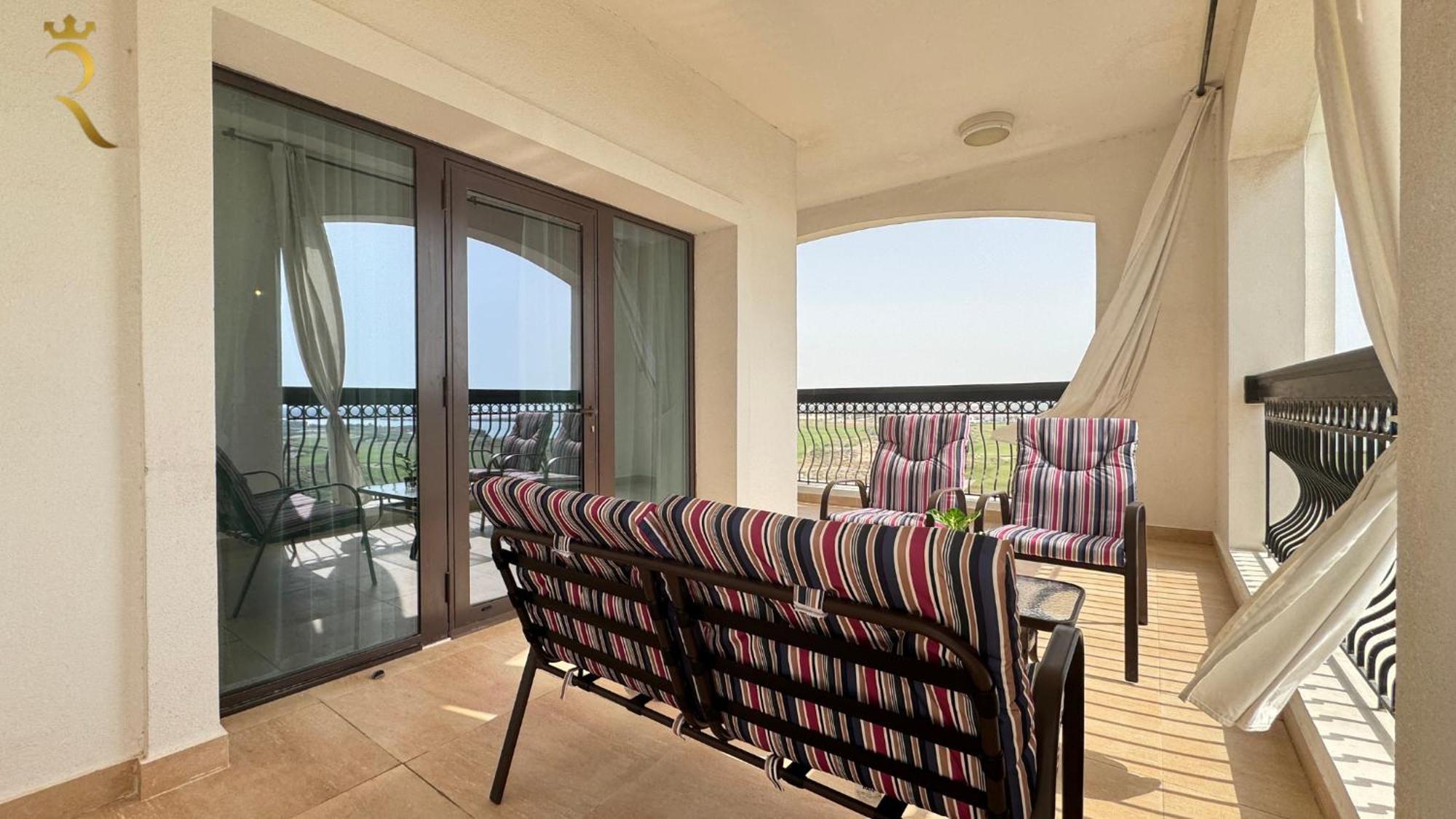 Modern 4br Spacious Family In Yas Island Apartment